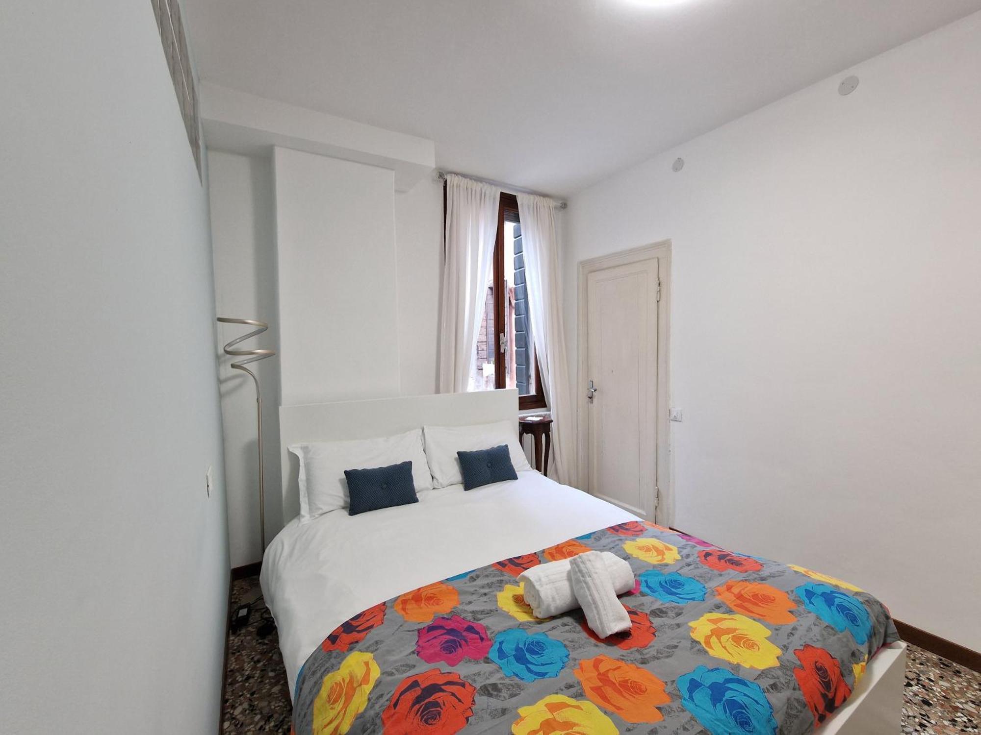 Veneziacentopercento La Forcola Apartment, Next To Rialto Bridge Eksteriør bilde