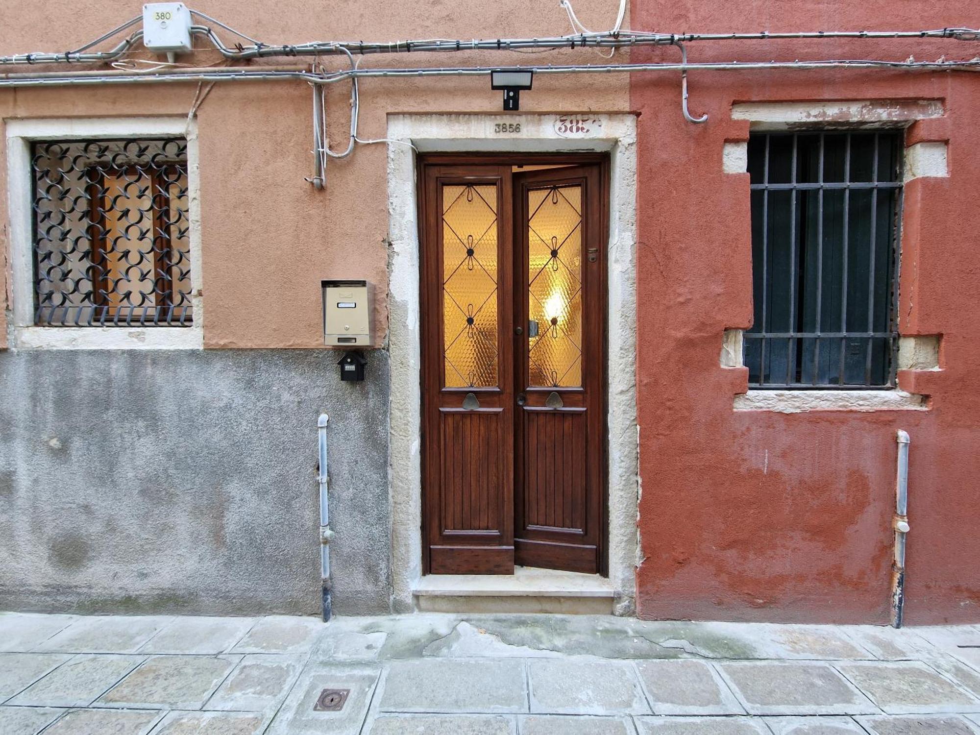 Veneziacentopercento La Forcola Apartment, Next To Rialto Bridge Eksteriør bilde